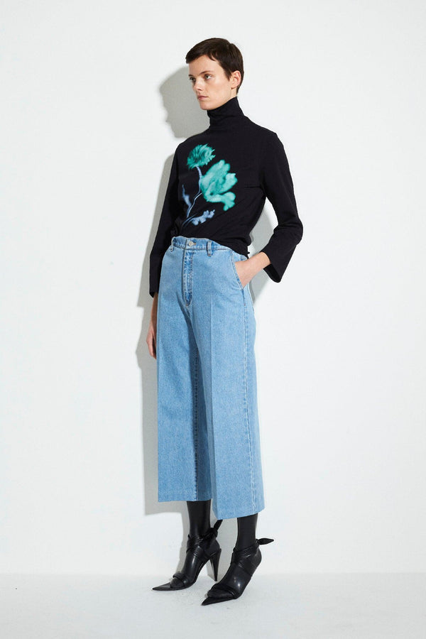 Pelanac Cropped Jeanshose Mit Weitem Bein von Christian Wijnants shoppen Sie bequem online auf Melagence Local und unterstützen damit unseren Partner Queens Fashion