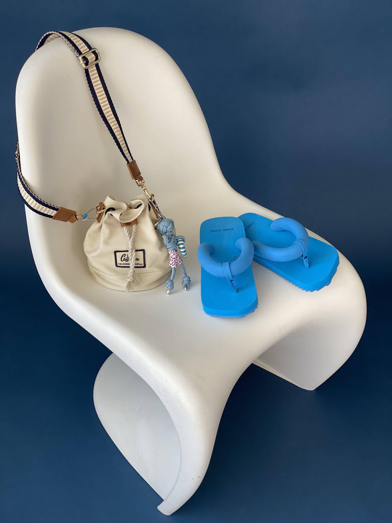 Sandale Suki in Blau von Yume Yume shoppen Sie bequem online auf Melagence Local und unterstützen damit unseren Partner Werkstattladen Konzept